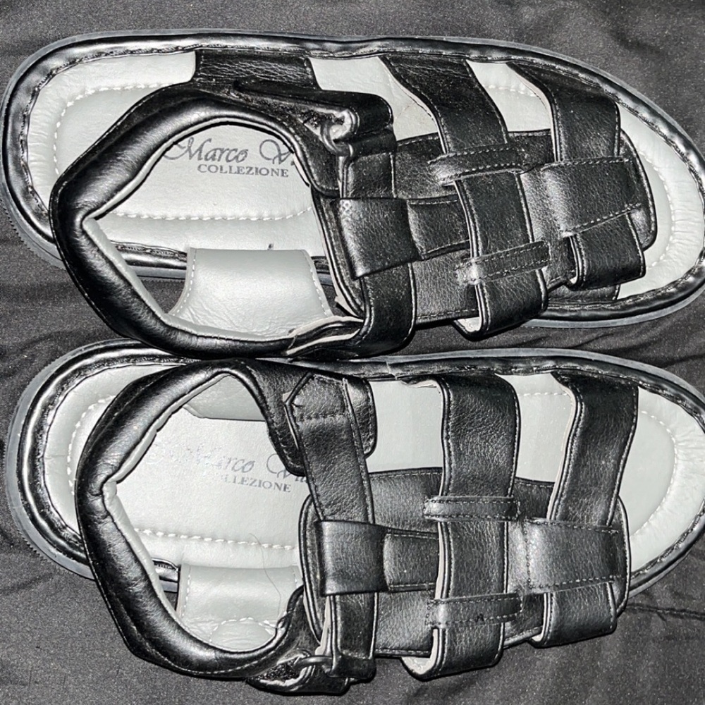 Sandals - Picture 2 of 3